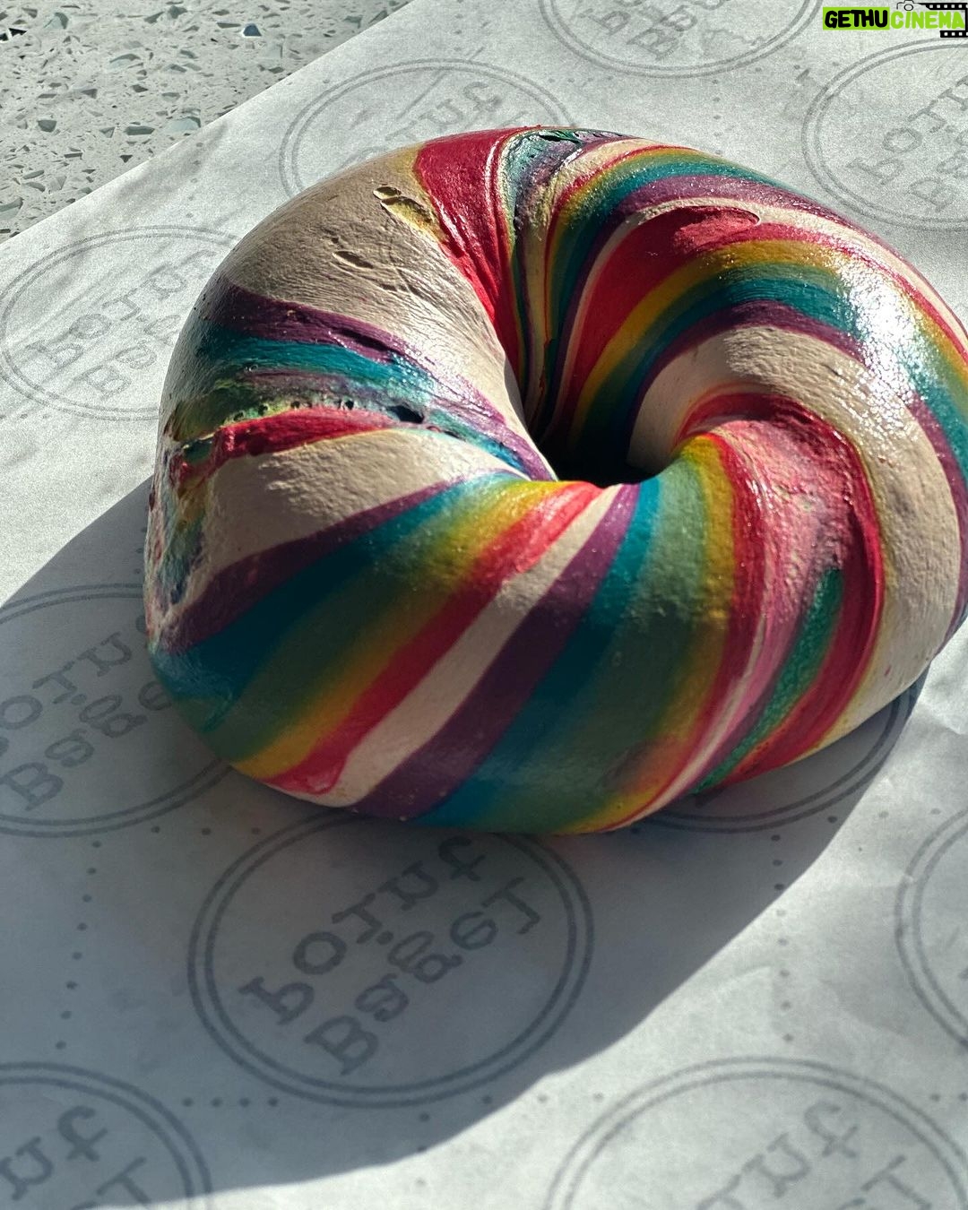 Amy Schumer Instagram - Just fell in 💜 with @bagel.point in where else, BROOKLYN And try their cragel (croissant/bagel!) and unicorn and zebra bagel!!