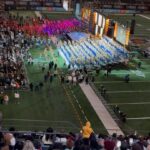 Amy Schumer Instagram - Thanks for having me visit NOLA. Love you chief! Battle of the bands was a once in a lifetime experience @caesarssuperdome Southern University marching band #bayouclassic