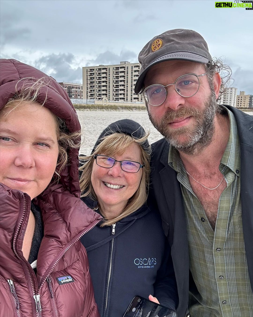 Amy Schumer Instagram - Happy 75th ma. Thanks for raising3 kids on your own.
