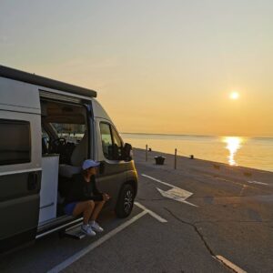 An Swartenbroekx Instagram - Ik heb 4 liefdes: Guido, de zon, de zee en onze kleine camper. Soms kan de rangorde veranderen. 😁 ( en uiteraard ook mijn familie en vrienden) #hittheroad #croatie