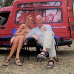 An Swartenbroekx Instagram – IK VERTREK….
16 jaar geleden gingen we met ons rood postautootje op huwelijksreis naar Spanje. En ik werd opnieuw verliefd – op Andalucia. Nu zijn we onderweg, voor een rit van 2200 km, naar ons droomhuisje daar. Je kan al onze avonturen, verbouwingsperikelen,… vanaf vandaag volgen in @story_magazine Hasta lluego. Beso grande. An❤️ 🇪🇸
@decraeneguido