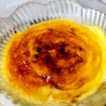 Ana Markl Instagram - Diário alternativo das férias: 1) um monstro (no @retirodosbarbosas) 2) pessoas petrificadas 3) um fantasma brincalhão 4) pés inteiros (@nice.estetica.lisboa) 5) pé partido 6) um serão emocionante 7) um leite creme emocionante (no Cantinho do Antigamente, em Covide) 8) eu na vida