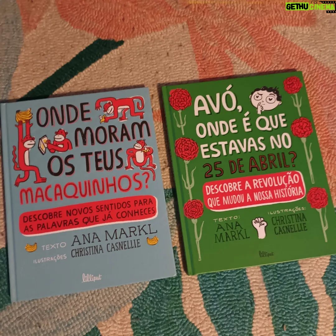 Ana Markl Instagram - A @feiradolivrodelisboa está a terminar e ainda não sabem o que levar para a canalha? Botem os olhos neste post interesseiro. Na primeira foto, os livros que traduzi nos últimos tempos: 🔸️Este É o Teu Mundo, de Barry Falls 🔸️Todos e Cada Um de Nós, de Lisa Kallio 🔸️Escola de Monstros 1 e 2 🔸️Flora e Bambu 1 e 2 São todos lindos, divertidos, educativos. E bem traduzidos 👌 Na segunda foto, os da minha autoria, pois claro 🤓 Tudo da @penguinlivros 💜 Feira do Livro de Lisboa