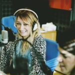 Ana Markl Instagram - Várias fotos de phones. #diamundialdaradio
