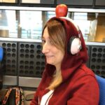 Ana Markl Instagram - Várias fotos de phones. #diamundialdaradio