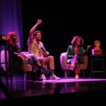 Ana Markl Instagram - O Porto 🩷 Primeira ronda de Voz de Cama ao vivo, no @teatro_sa_da_bandeira. Que palco cheio de tudo: o humor maroto e sensível do meu filho brasileiro @wandson, a subversão glamourosa e inteligente do @petercastrotv, o jogo de cintura desse rapaz todo feito de música que é o @tiago_nacarato. Tantos adjectivos num só parágrafo - e mesmo assim são poucos. Que sorte do caraças poder exercer a minha paixão pelas coisas da vida no palco. É o que me une à brilhante @taniiagraca, na amizade e neste nosso "labour of love". Para a semana há mais 💃 @fproducao @antena3rtp
