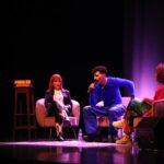 Ana Markl Instagram - O Porto 🩷 Primeira ronda de Voz de Cama ao vivo, no @teatro_sa_da_bandeira. Que palco cheio de tudo: o humor maroto e sensível do meu filho brasileiro @wandson, a subversão glamourosa e inteligente do @petercastrotv, o jogo de cintura desse rapaz todo feito de música que é o @tiago_nacarato. Tantos adjectivos num só parágrafo - e mesmo assim são poucos. Que sorte do caraças poder exercer a minha paixão pelas coisas da vida no palco. É o que me une à brilhante @taniiagraca, na amizade e neste nosso "labour of love". Para a semana há mais 💃 @fproducao @antena3rtp