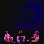 Ana Markl Instagram - O primeiro de muitos Voz de Cama ao Vivo 🥹💜 É uma alegria trabalhar com esta luzinha brilhante que é a @taniiagraca, perceber pelo nosso público a importância que temos nas suas vidas e contar com a participação incrivelmente generosa dos nossos convidados. Ontem, a @jessica_athayde deu um show de franqueza e mostrou a força da vulnerabilidade. Depois, o @dinodsantiago deu-nos uma lição cheia de coração. E cantou para nós, que honra do caraças. Acabou tudo a dançar com os pêlos da nuca arrepiadinhos de emoção. Obrigada 💜 (Fotos da @catarinapeixoto.mov) #vozdecama @antena3rtp @fproducao @teatromariamatos