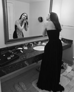 Ana de Armas Instagram - I can only say thank you today, to my glam team who are like my own family, to all my fellow actors who made last night so special, to my publicists, to all my friends sending me so many messages full of love and support, to my @louisvuitton and @esteelauder families, and to the one and only @gregwilliamsphotography for always capturing the most authentic pure moments of joy! I’m the luckiest woman for having you all. ♥️✨