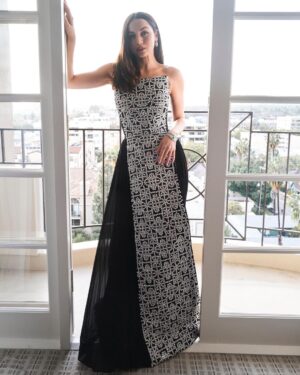 Ana de Armas Instagram - I can only say thank you today, to my glam team who are like my own family, to all my fellow actors who made last night so special, to my publicists, to all my friends sending me so many messages full of love and support, to my @louisvuitton and @esteelauder families, and to the one and only @gregwilliamsphotography for always capturing the most authentic pure moments of joy! I’m the luckiest woman for having you all. ♥️✨