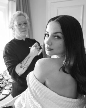 Ana de Armas Instagram - I can only say thank you today, to my glam team who are like my own family, to all my fellow actors who made last night so special, to my publicists, to all my friends sending me so many messages full of love and support, to my @louisvuitton and @esteelauder families, and to the one and only @gregwilliamsphotography for always capturing the most authentic pure moments of joy! I’m the luckiest woman for having you all. ♥️✨