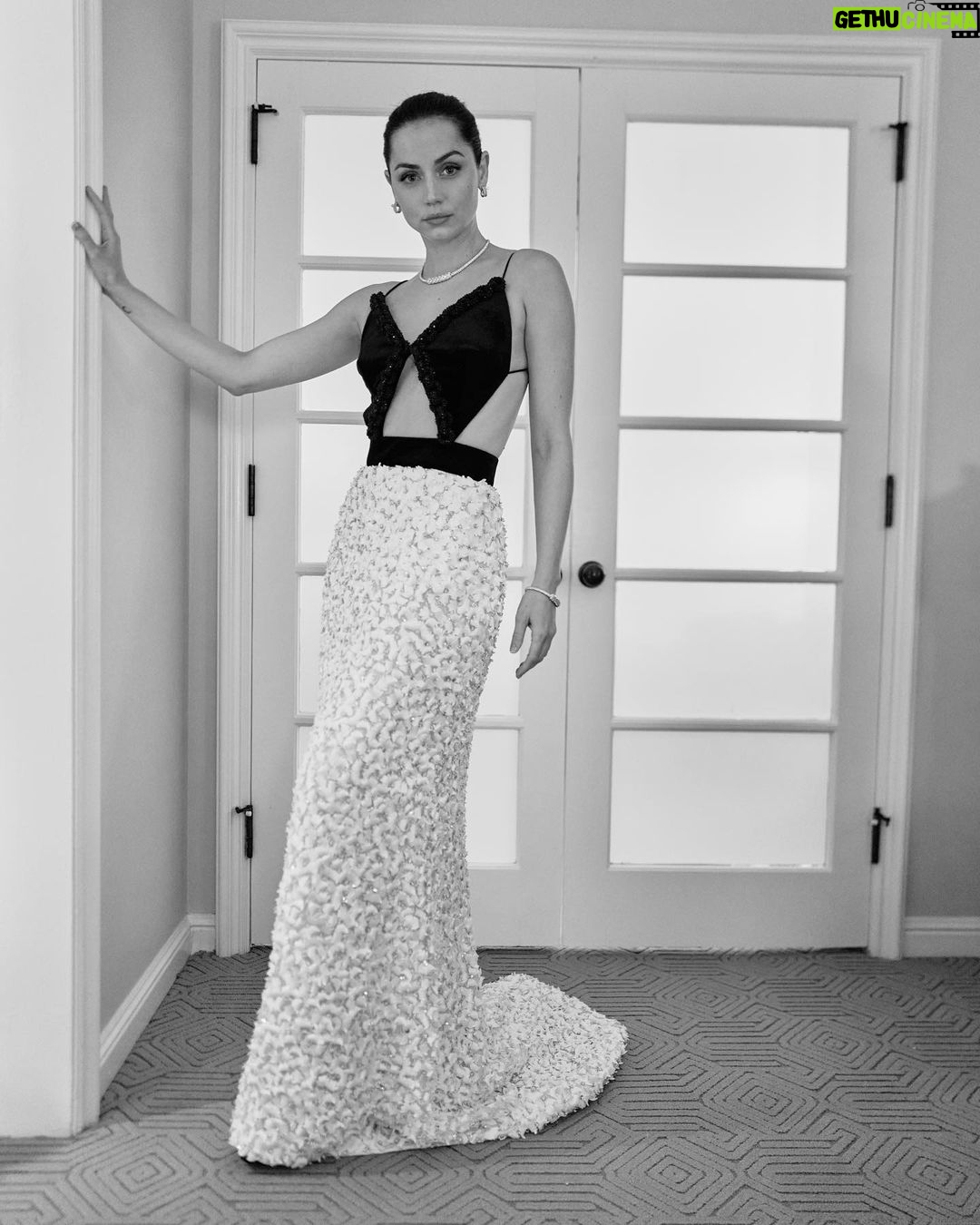 Ana de Armas Instagram - Special night at the Governors Awards. Thank you @esteelauder @louisvuitton and team for being always so incredible and supportive! I adore you.💖
