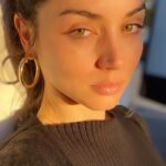 Ana de Armas Instagram - That sunset light … 🧡☀️