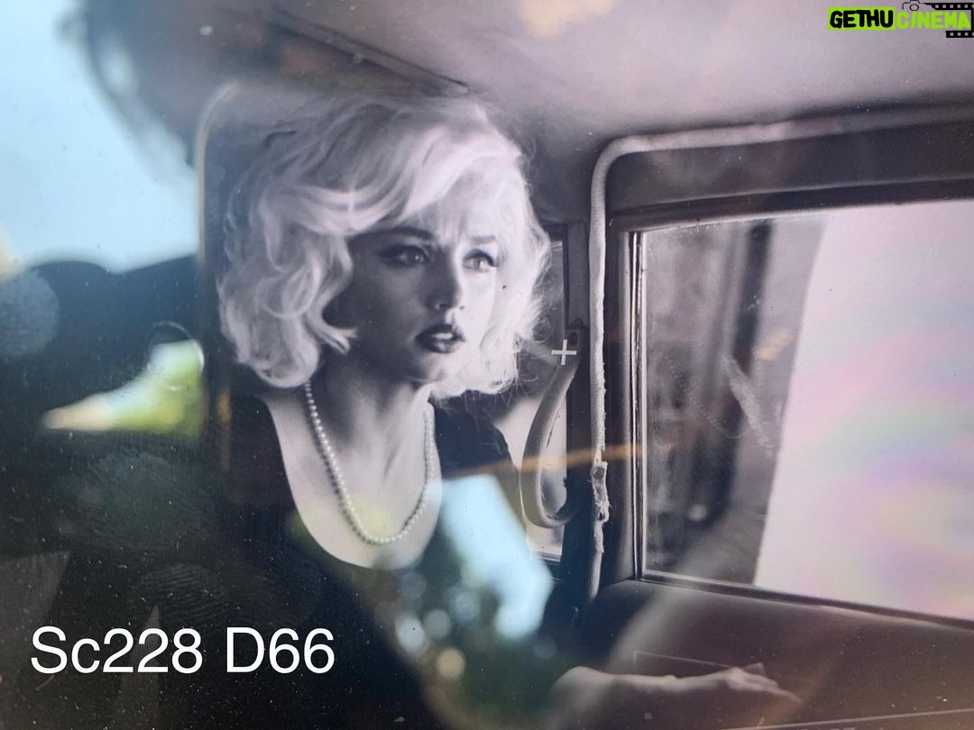 Ana de Armas Instagram - Thank you all for watching Blonde and all the beautiful messages. ♥️✨