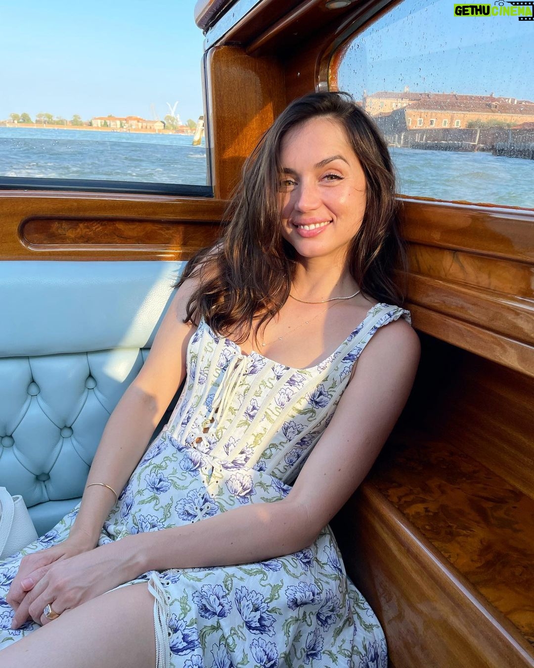 Ana de Armas - 2.2 Million Likes - Venice 💜🦋🌸