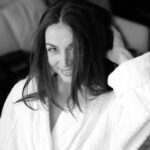 Ana de Armas Instagram – Getting ready for @sagawards ! ✨