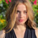 Ana de Armas Instagram - This is 34! 🎂🎈🥂 Loved spending this special day on set. Thank you for all the wonderful birthday love.