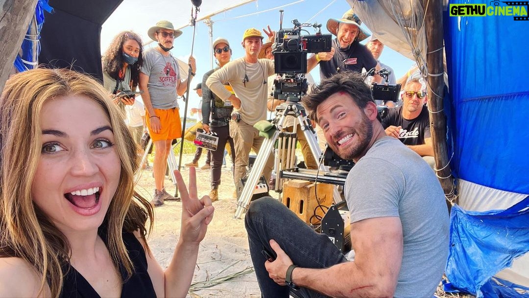 Ana de Armas Instagram - This is 34! 🎂🎈🥂 Loved spending this special day on set. Thank you for all the wonderful birthday love.