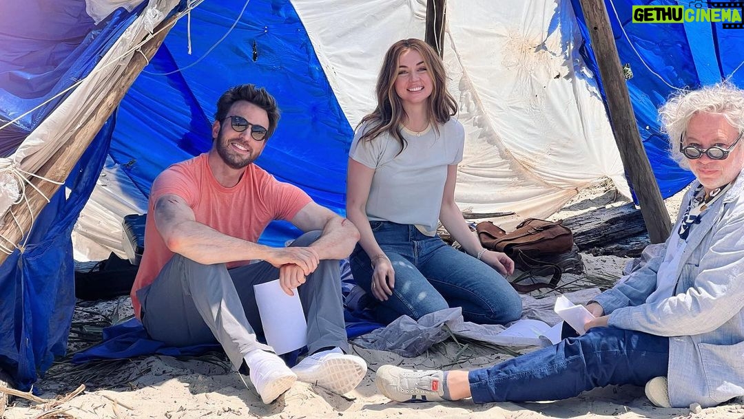 Ana de Armas Instagram - This is 34! 🎂🎈🥂 Loved spending this special day on set. Thank you for all the wonderful birthday love.