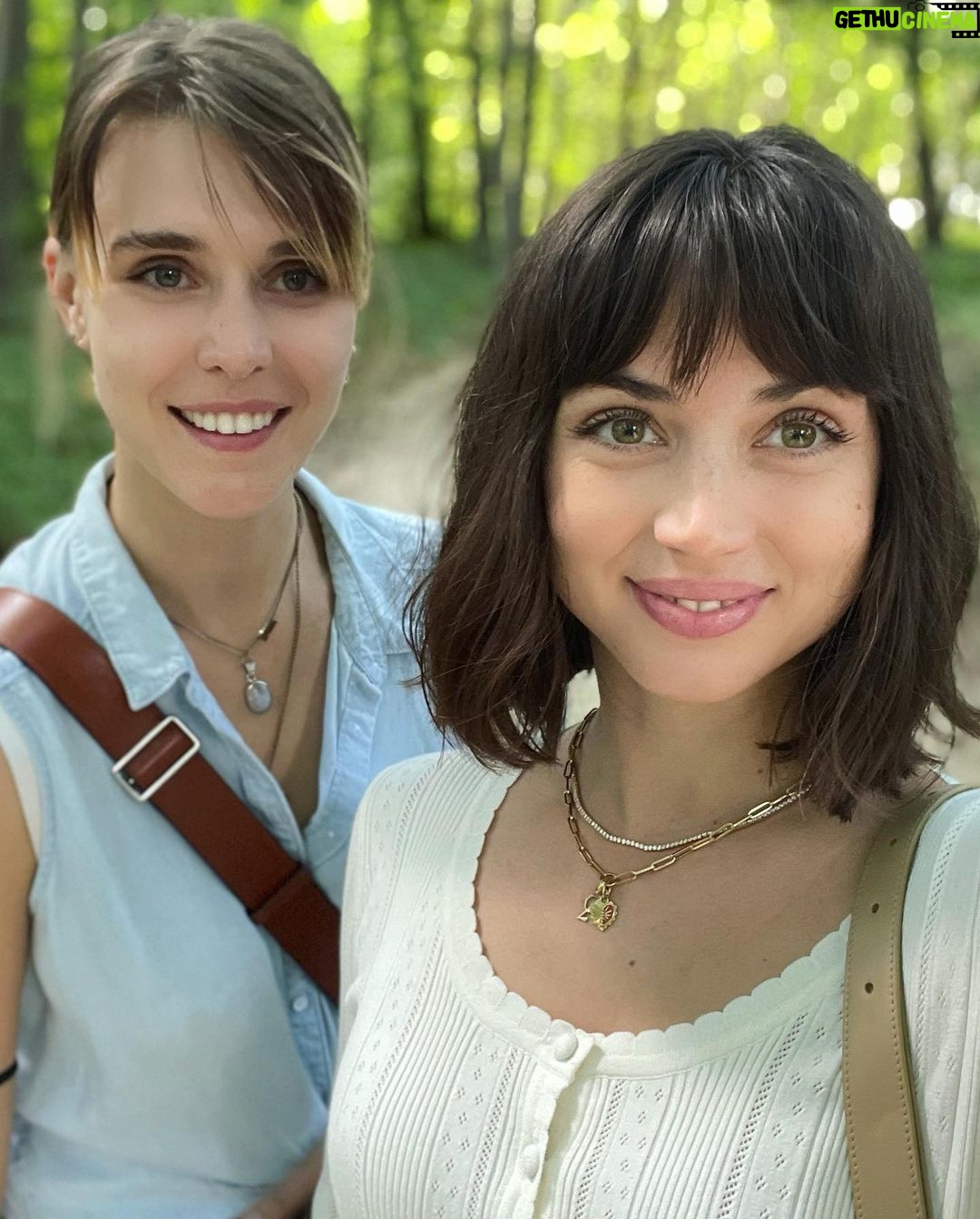 Ana de Armas Instagram - Always so happy to see you, my sweet, beautiful Gaia. π»πΈπ·