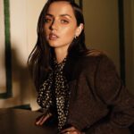 Ana de Armas Instagram - @flauntmagazine thank you for having me! #chaosandcalm 🥀 Photographed by @yanayatsuk Styled by @muihai wearing @ysl and @tiffanyandco Hair by @jennychohair Makeup by @melaniemakeup Manicure by @kimmiekyees