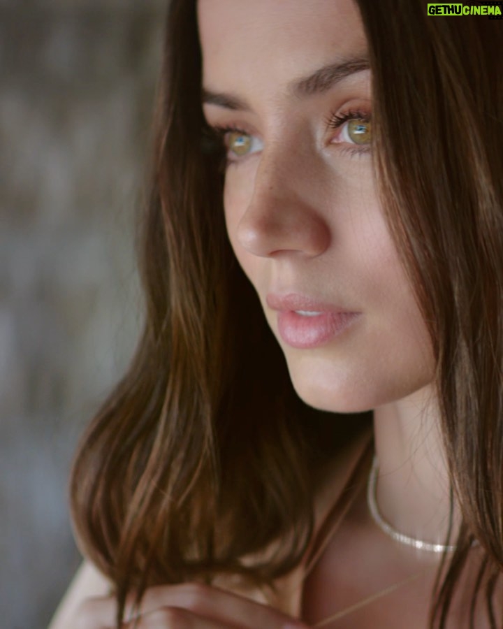 Ana de Armas Instagram - A moment like no other ! ✨💎 Proud global ambassador of @onlynaturaldiamonds #OnlyNaturalDiamonds