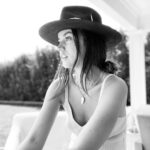Ana de Armas Instagram - 🖤🎶🎩