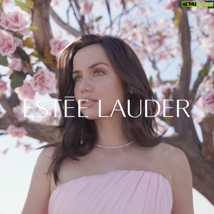 Ana de Armas Instagram - So excited to share my first @esteelauder campaign for the new #BeautifulMagnolia fragrance 🌸 #EsteeGlobalAmbassador