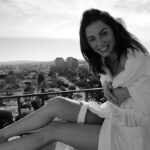 Ana de Armas Instagram - ✨ #goldenglobes2020 ... when @gregwilliamsphotography came to my hotel suite before the ceremony, and my amazing glam team was working their magic! #goodtimes @knivesout
