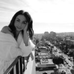 Ana de Armas Instagram - ✨ #goldenglobes2020 ... when @gregwilliamsphotography came to my hotel suite before the ceremony, and my amazing glam team was working their magic! #goodtimes @knivesout