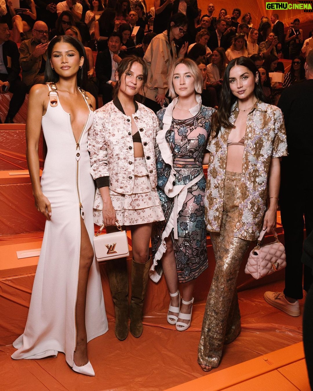 Ana de Armas Instagram - @nicolasghesquiere I am so impressed by you. Congratulations again on this beautiful collection and show. Thank you and the entire @louisvuitton team for the most wonderful time, as always! 🧡💫 @magpiejd @joeycantu