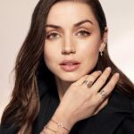 Ana de Armas Instagram - 🌸 @francescaamfitheatrof ‘s #Blossom collection x @louisvuitton 🌸
