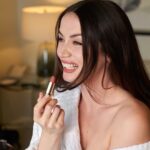 Ana de Armas Instagram - New @esteelauder Pure Color Lipstick for every red carpet moment 💄💋 #EsteeGlobalAmbassador #PureColor