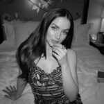 Ana de Armas Instagram - 🖤✨