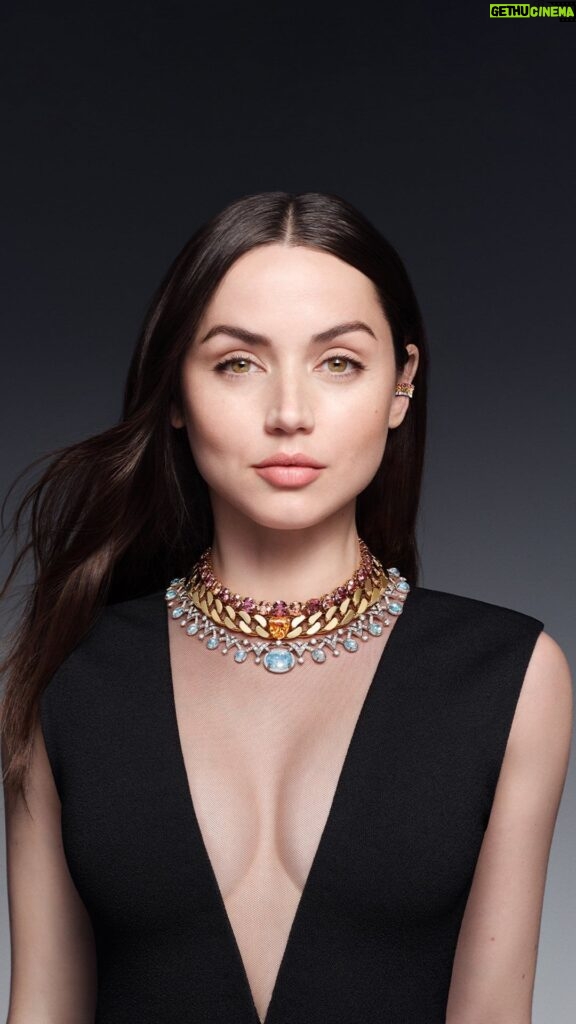 Ana de Armas Instagram - Louis Vuitton Deep Time. House Ambassador Ana De Armas embodies @FrancescaAmfitheatrof’s new High Jewelry Collection. Spanning the birth of the planet to the creation of life, the pieces chart a profound voyage reflecting the origins of the precious gemstones. Discover the designs via link in bio. #LouisVuitton #LVHighJewelry #AnaDeArmas #FrancescaAmfitheatrof