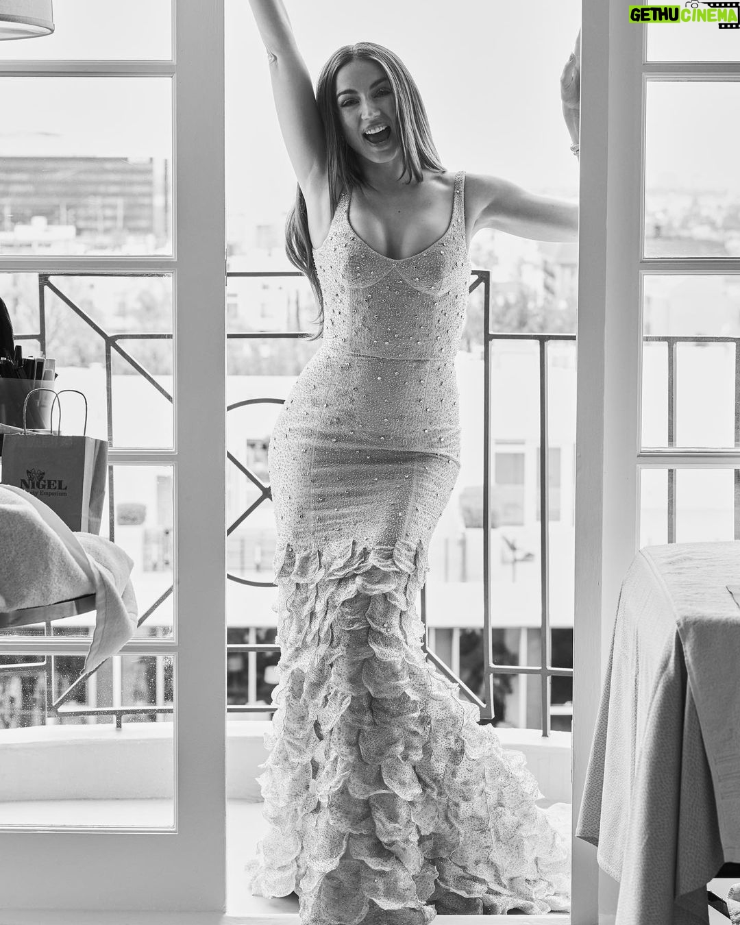Ana de Armas - 1.8 Million Likes - Oscars 2023, that was fun! Last night was the most special night of my career. I loved every single minute of it. Thank you @theacademy for such a wonderful night. Congratulations to all the nominees and winners. Much love, Ana. 💖