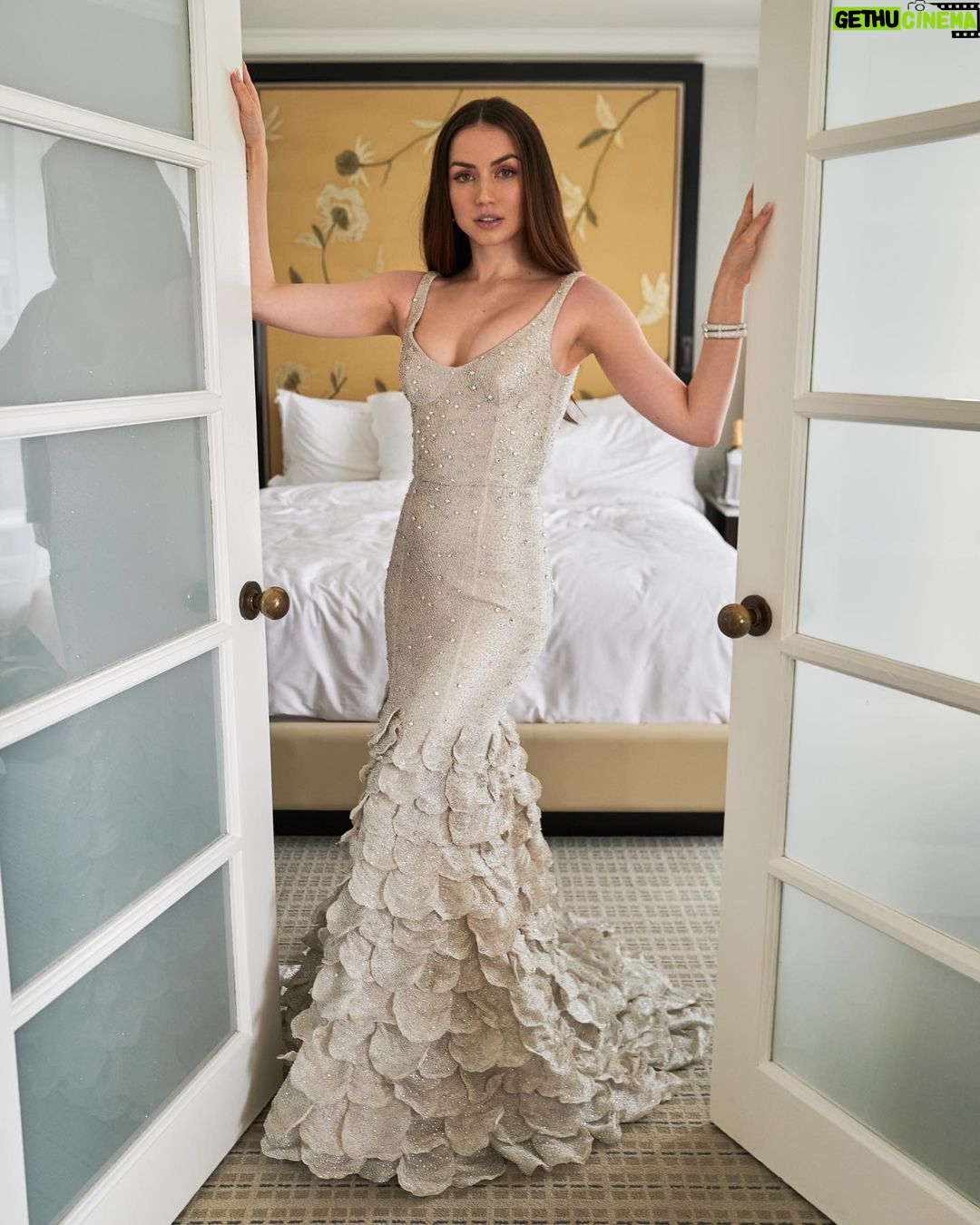 Ana de Armas - 1.8 Million Likes - Oscars 2023, that was fun! Last night was the most special night of my career. I loved every single minute of it. Thank you @theacademy for such a wonderful night. Congratulations to all the nominees and winners. Much love, Ana. 💖