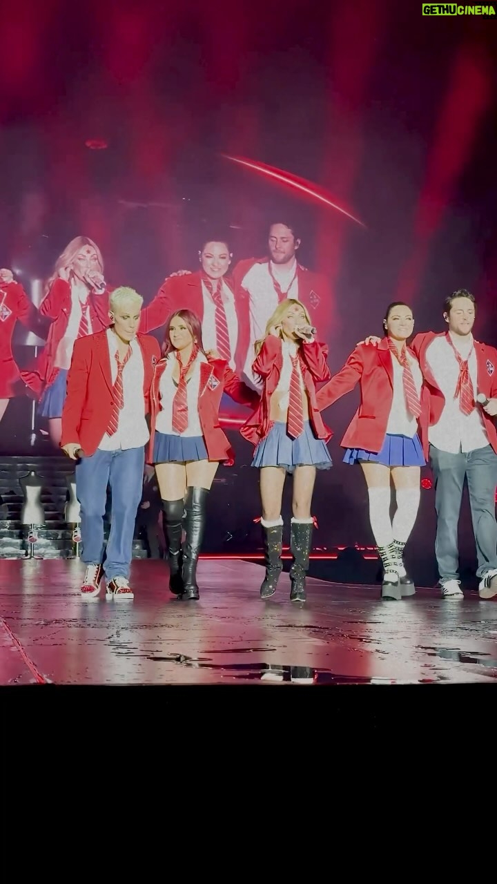 Anahí Instagram - ¡Se quedan para siempre en nuestro corazón Colombia! 🇨🇴 Gracias por 4 noches llenas de amor que nunca olvidaremos. ❤️ ¡QUE CHIMBA! 🎉