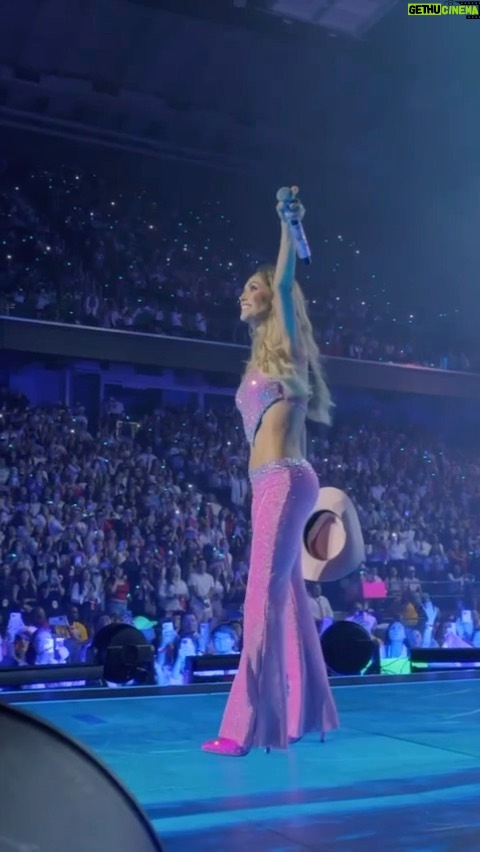 Anahí Instagram - ¡Gracias por otra noche de ensueño Greensboro! 💕🥹