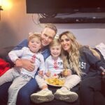 Anahí Instagram - Mi regalo más grande en esta vida ! Mi motor! Mis 3 güeritos ! ❤️ Vivir este sueño con ustedes es lo más increíble del mundo ! 😍🙌🏻⭐️ Hoy todo tiene sentido. 🙏 Madison Square Garden