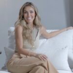 Anahí Instagram - La mejor temporada de @mueblesdico para crear el espacio perfecto: Medio año, medio precio. 💕 Código de descuento: ANAHIDCO #MueblesDico #buenosmomentosencasa