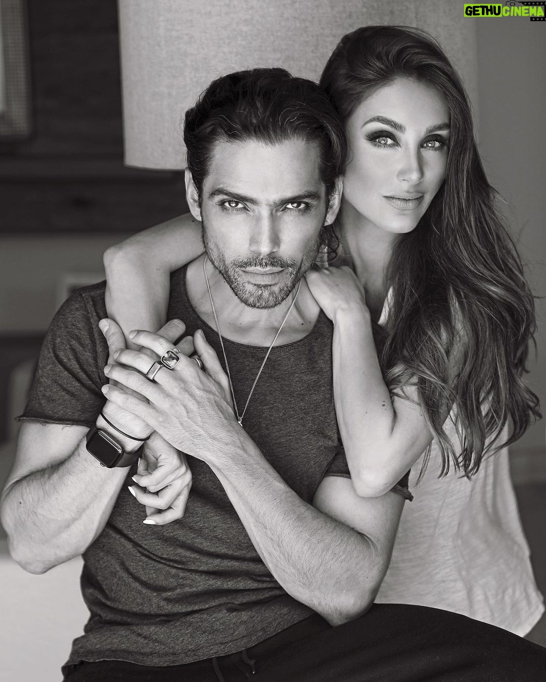 Anahí Instagram - 𝐁 𝐝𝐚𝐲 𝐆𝐢𝐫𝐥 ♥️ Feliz cumpleaños a una mujer muy especial, hermosísima por fuera y por dentro. Que sea un nuevo ciclo lleno de más bendiciones, abundancia, muchos éxitos y mucho amor! Te adoro @anahi 🤍✨ @urielsantanafoto 📷 ✩ #anahi #40 #hbd #happiness #photography #bwphotography #urielsantana #shoot #usantanaphoto #rbd #star #urielsantanafoto #hollywood #usantanastudio #music #photo #world ✩ Mexico City