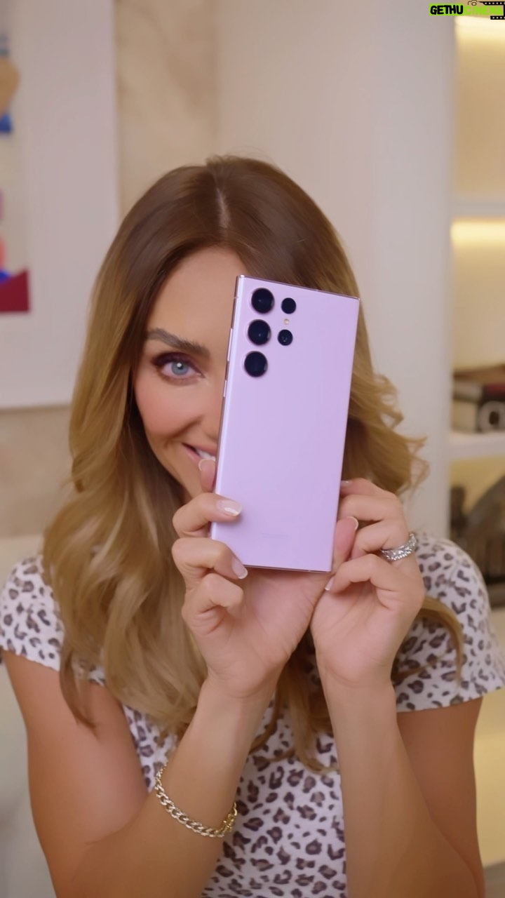 Anahí Instagram - Es tiempo de un cambio 💕 Con el Space Zoom de 100X ya no importa que lugares conseguiste para vernos 😱 @samsungmexico #TeamGalaxy #GalaxyS23