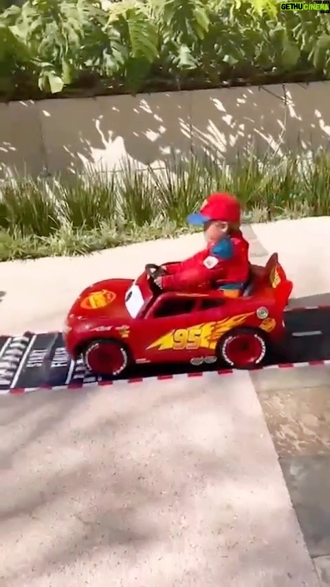 Anahí Instagram - Te amamos !!! Felices 3 Emiliano!! . @velascom_ 🥳❤️🧸Gracias @puentemedinaeventos