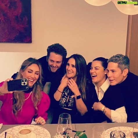 Anahí Instagram - Que estamos viendo ? …. 😂