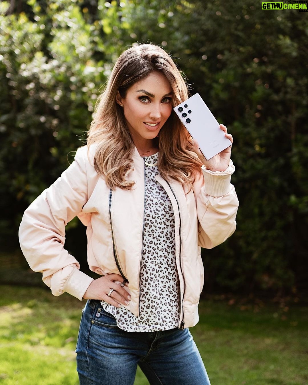 Anahí Instagram - Con mi #GalaxyS23 tomo las mejores fotos 💕📸 @samsungmexico