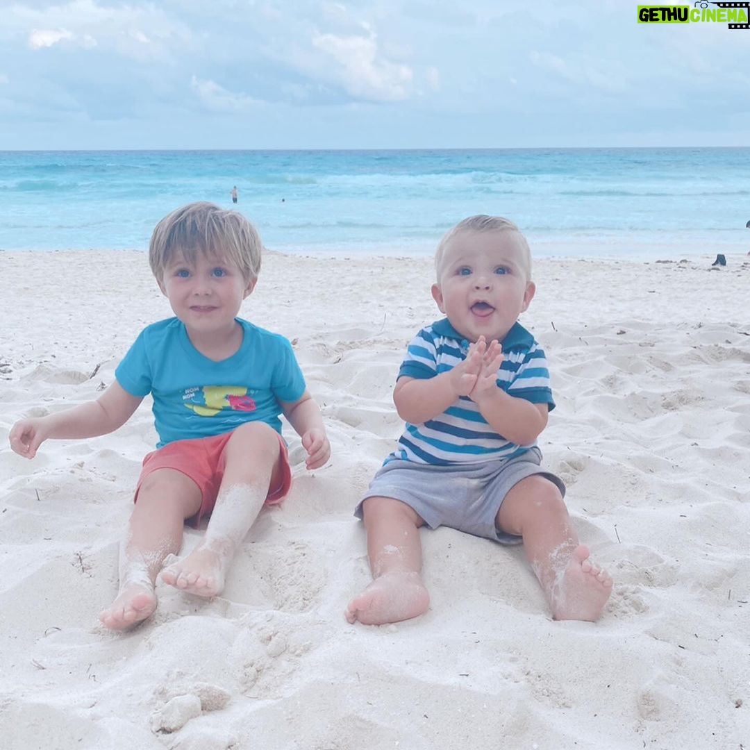 Anahí Instagram - Feliz cumpleaños Manu! 🥳 7 años Mi bebé grande. 🥹Detengan el tiempo porfavor ! Mi niño hermoso , mi gran maestro de vida. Eres lo más bonito de este mundo y llenas de amor a todos con ese corazón hermoso que tienes. Te amo mi bebé por siempre . ❤️
