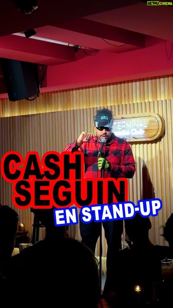 Anas Hassouna Instagram - Cash Séguin fait du stand-up. Il a fait ma première partie et en a profité pour parler dans le cass de mon public. @l.poze