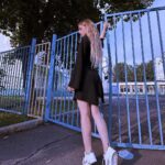 Anastasia Krylova Instagram - вышла за хлебом 2 в @batnorton кроссы @hoverover.msk 🖤🤍 со мной ходила @cheraveraa #анастасиякрылова