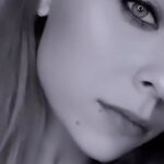 Anastasia Krylova Instagram - что-то мой цвет волос стал часто меняться. средне русый. теперь ты мой ориентир на осознанность😜😎😏 P.S. Это так по женски 🥹